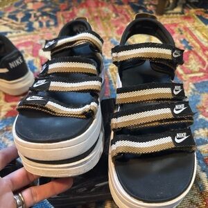 Nike Kids Black and Cream Sandals